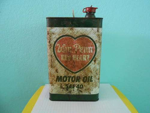 END OF SUMMER SALE!!! Vintage Winn Penn Red Heart Motor Oil Can